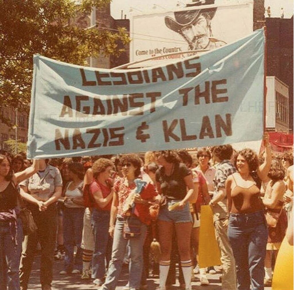 trop de bruit dans la rue. Christopher Street Liberation Day New York City June 24 1978  manifestation lesbiennes contre les nazis